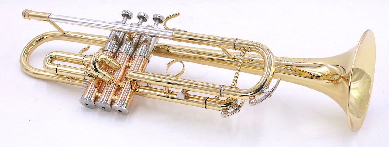 Getzen 907DLX Eterna Deluxe Trumpet in clear lacquer - Austin