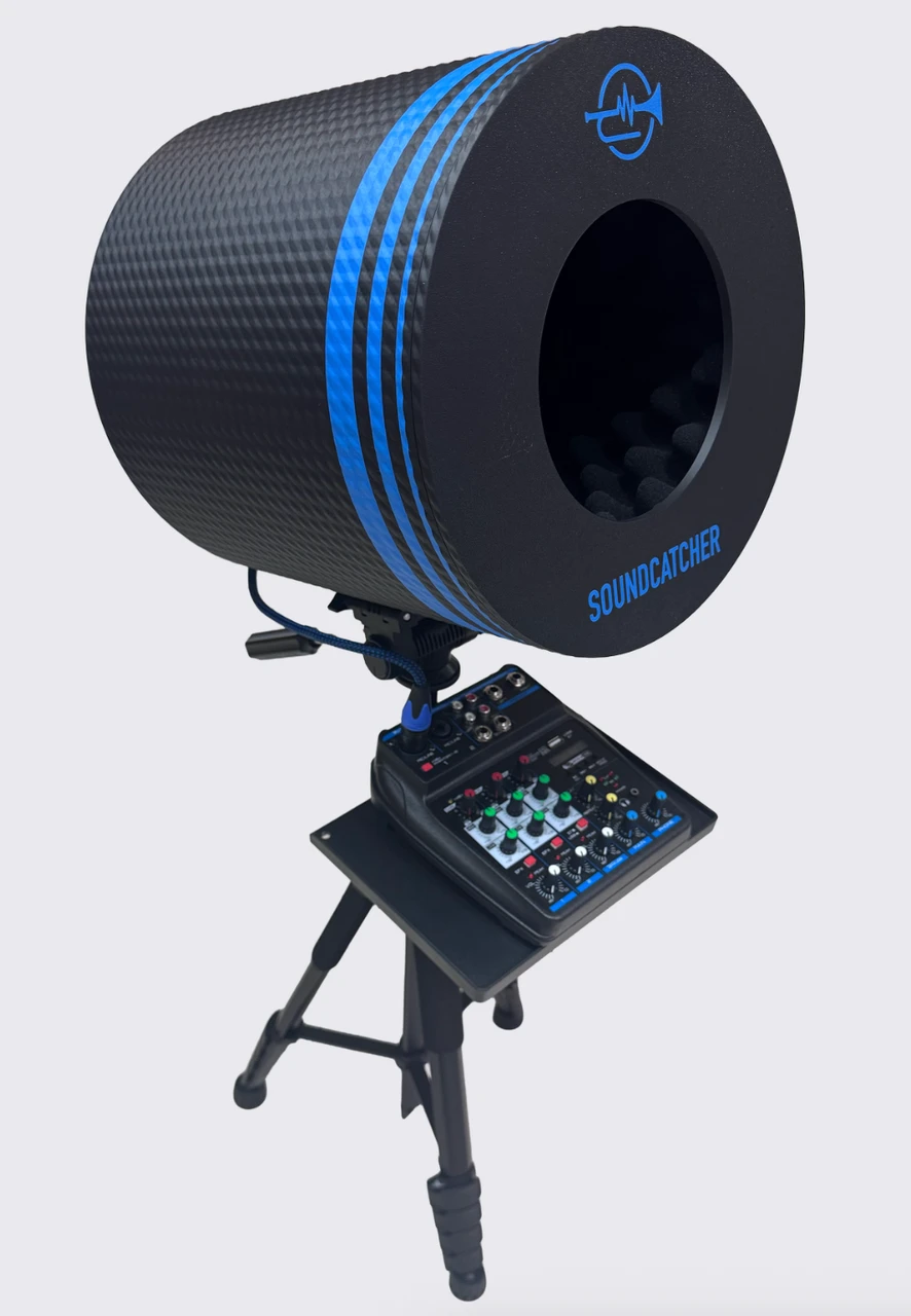 Soundcatcher PRO:  Trumpet practice iso booth  with mic and mixer