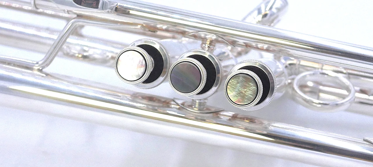 Pre-Owned Carolbrass CTR-5060-L-YLT-Bb-S Trumpet in Silver Plate 