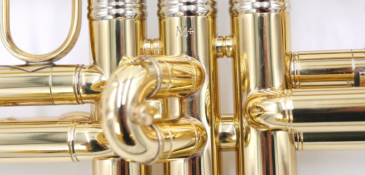 Pre-Owned Bach Stradivarius 190M37X Trumpet in Clear Lacquer 