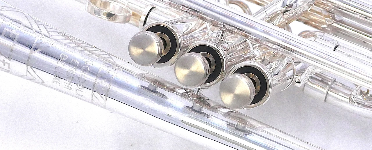 Pre-Owned Getzen 800DLX Eterna Deluxe Cornet in Silver Plate 