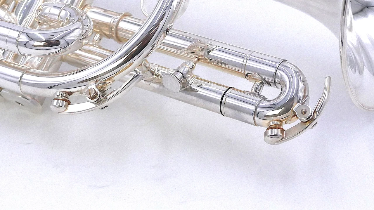 Pre-Owned Getzen 800DLX Eterna Deluxe Cornet in Silver Plate 
