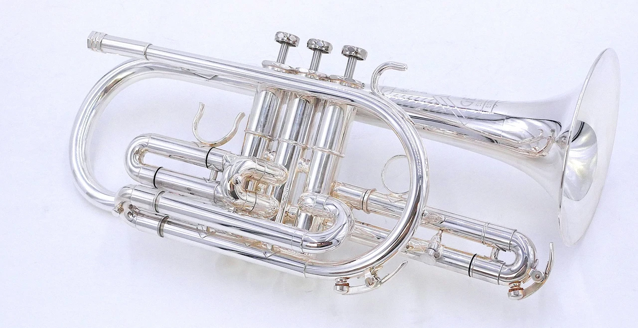 Pre-Owned Getzen 800DLX Eterna Deluxe Cornet in Silver Plate 