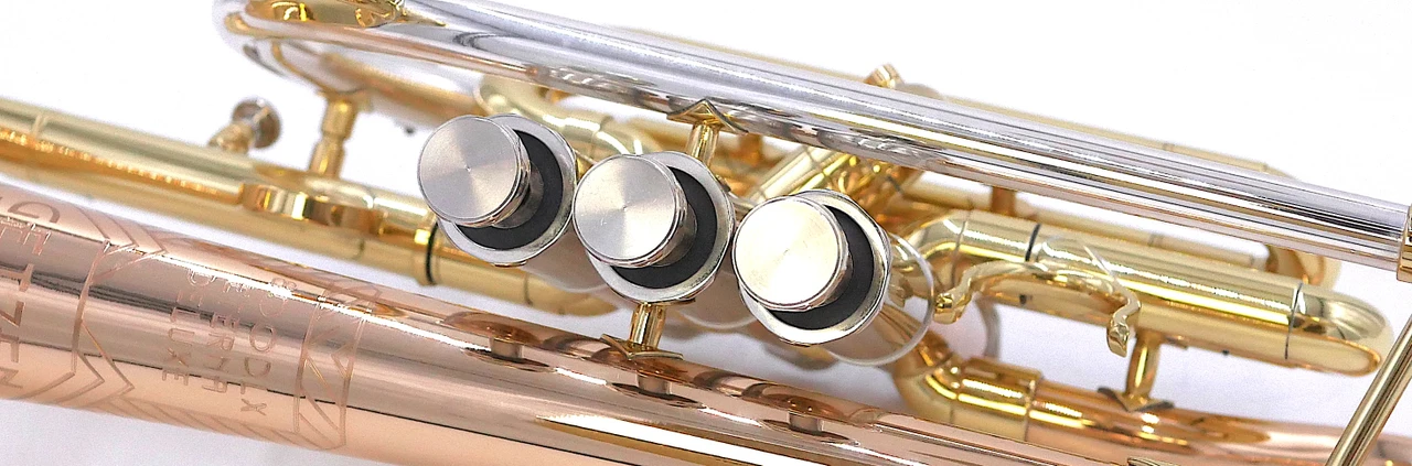 Pre-Owned Getzen 800DLX Eterna Bb Cornet in Clear Lacquer 