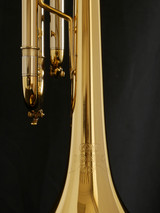 Adams Sonic professional B-flat trumpet in gold lacquer logo