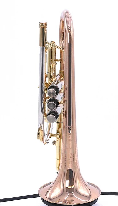 Pre-Owned Getzen 800DLX Eterna Bb Cornet in Clear Lacquer 