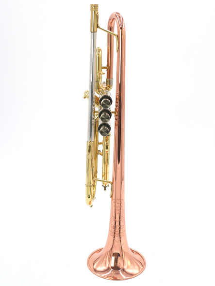 Getzen 900DLX Eterna Deluxe Model Bb Trumpet in Clear Lacquer with copper bell!