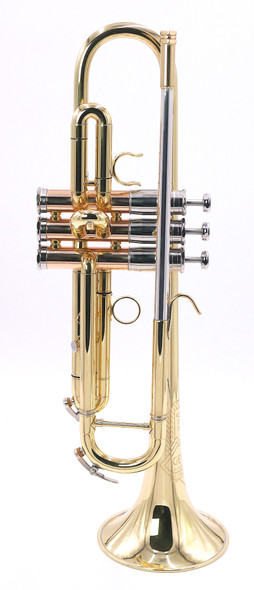 Getzen 907DLX Eterna Deluxe Trumpet in clear lacquer