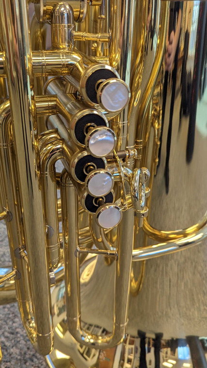 TMEA  demo  Adams 4/4 Bb Tuba in clear lacquer 