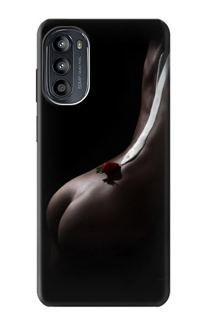 S0546 Sexy Cream Strawberry Case For Motorola Moto G52, G82 5G