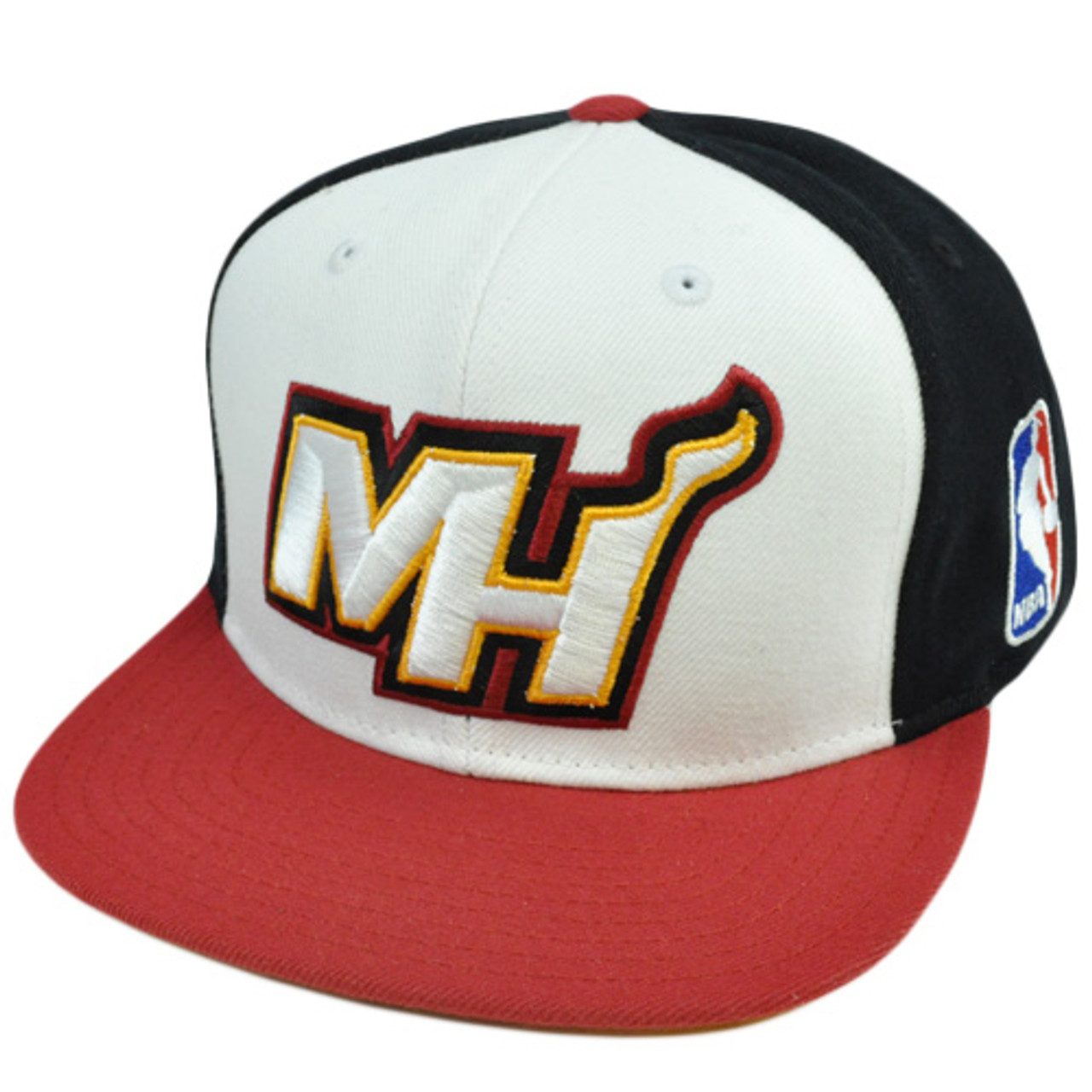  Miami Heat Small/Medium Flat Bill NBA Flex Fit Hat Cap S/M  Black, Red : Sports Fan Beanies : Sports & Outdoors