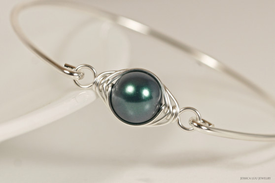 Sterling silver wire wrapped bangle bracelet with iridescent Tahitian pearl handmade by Jessica Luu Jewelry