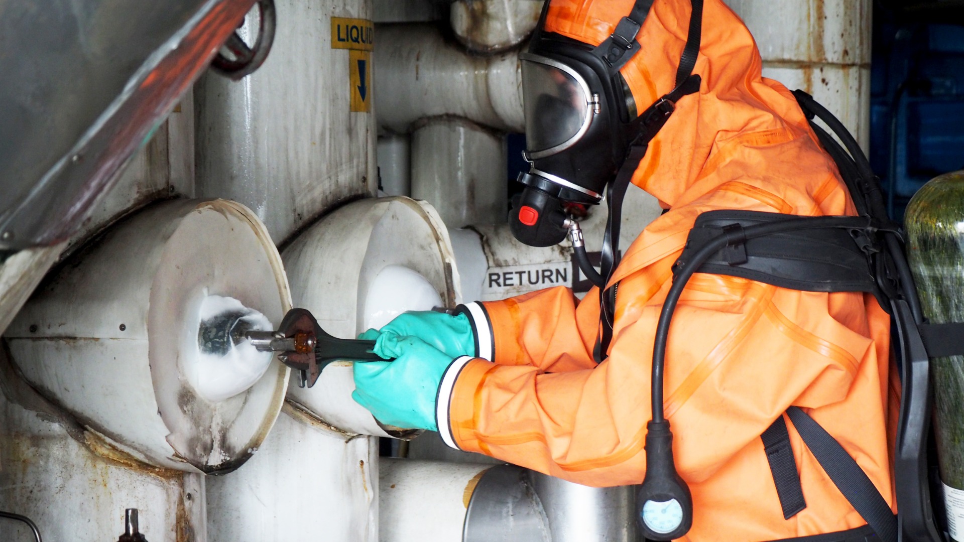 3 Tips for Storing Chemical Suits for Long-Term Use