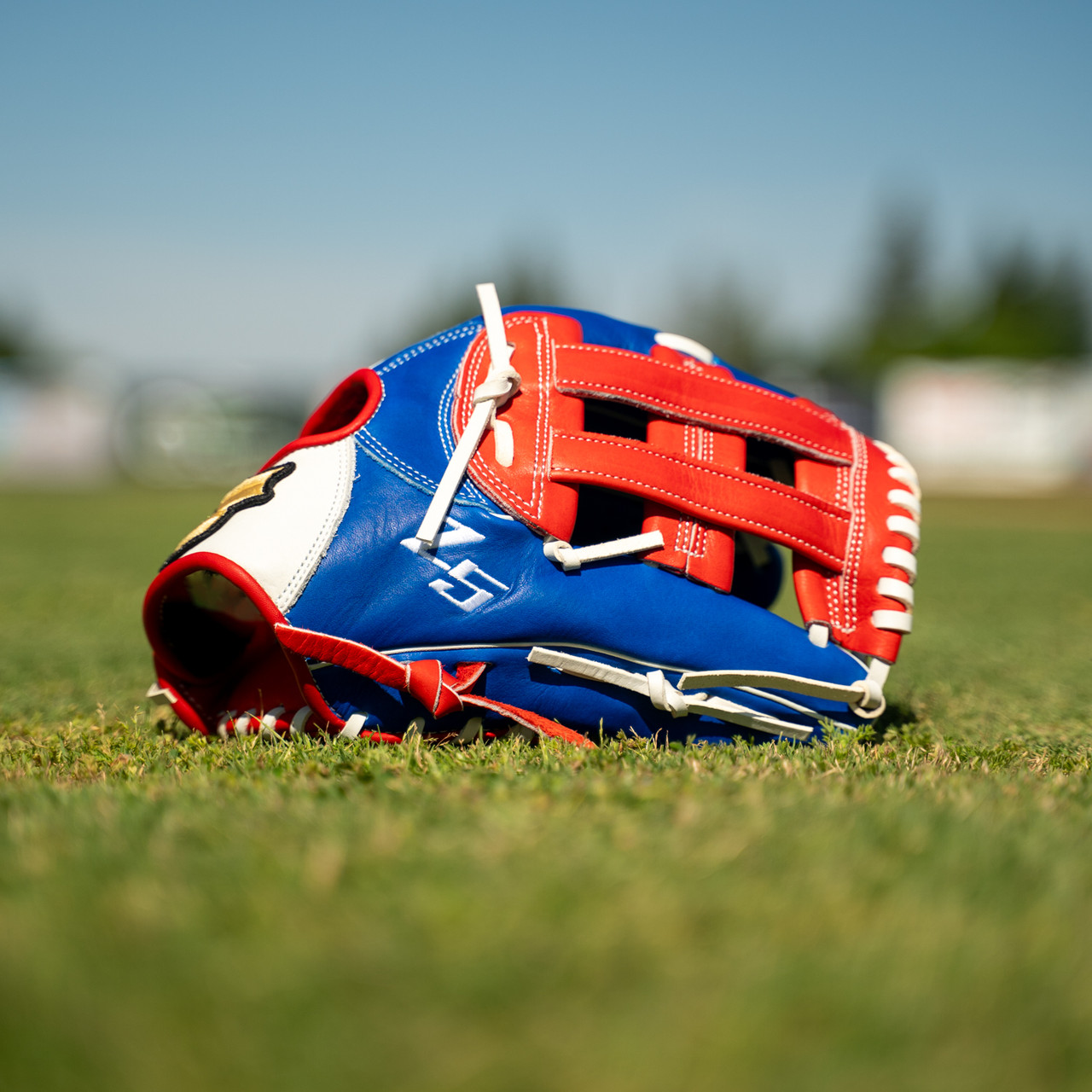 SSK Z5 Craftsman 12.5” Outfield Baseball Glove Z5-1250RYLWHTRED3