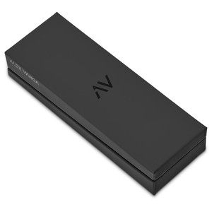 AV-19051_CLOSED-BOX
