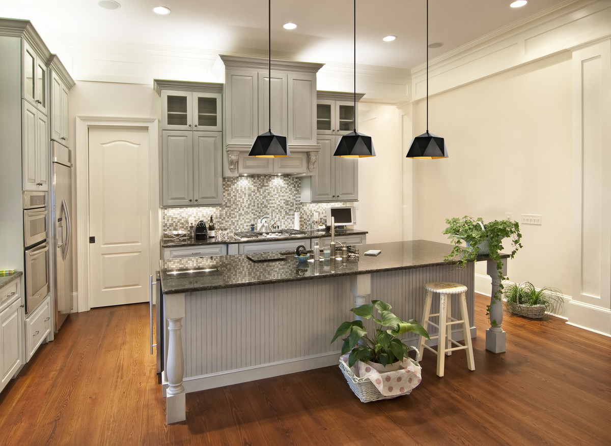 Living District LDPD2079 Arden Collection Pendant D10.2 H6.7 Lt:1 Black and Gold Finish