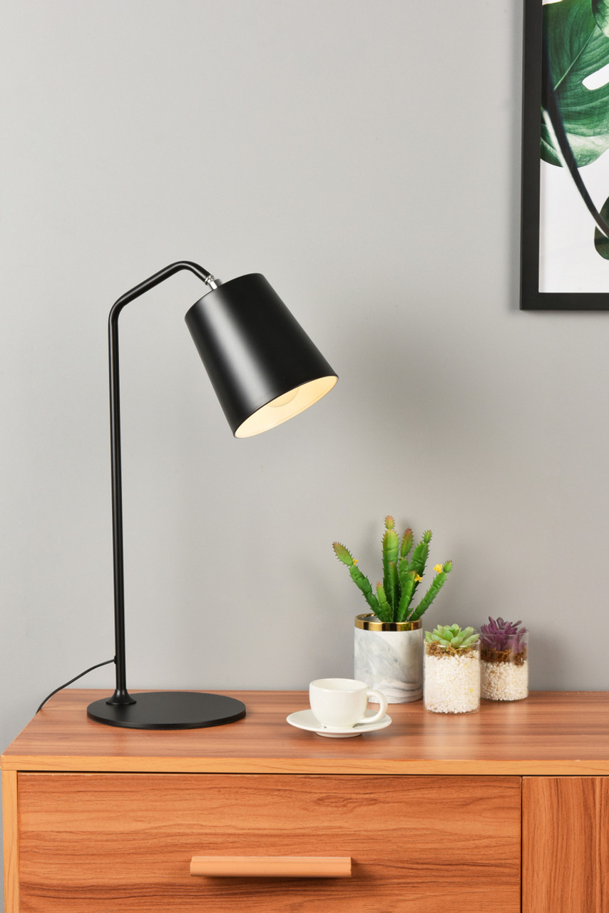 Living District LD2366BK Leroy 1 light black table lamp