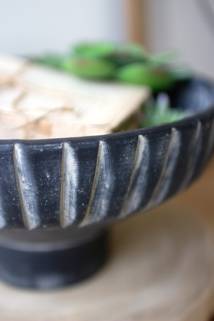 KALALOU H4192 LARGE BLACK FOOTED CLAY BOWL WITH DETAIL ON RIM