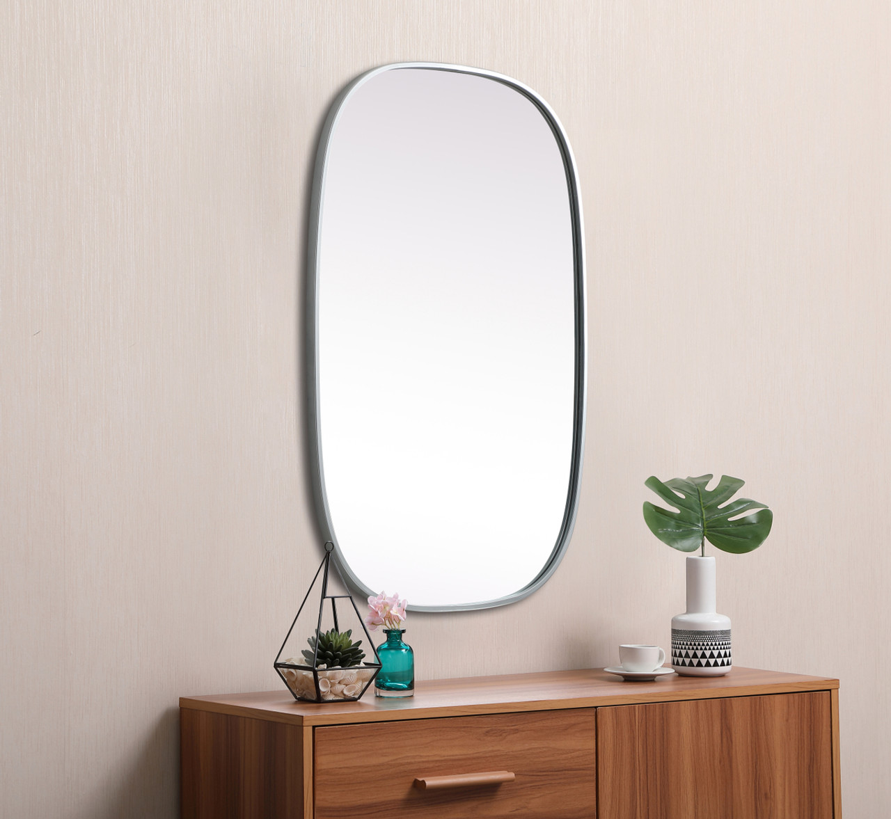 Elegant Decor MR2B2436SIL Metal Frame Oval Mirror 24x36 Inch in Silver Elegant Decor MR2B2436SIL Metal Frame Oval Mirror 24x36 Inch in Silver