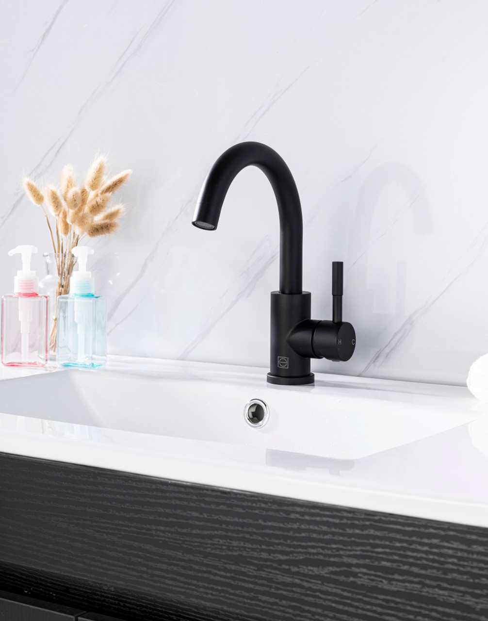 ELEGANT KITCHEN AND BATH FAV-1003MBK Louis Single Hole Single Handle Bathroom Faucet in Matte Black