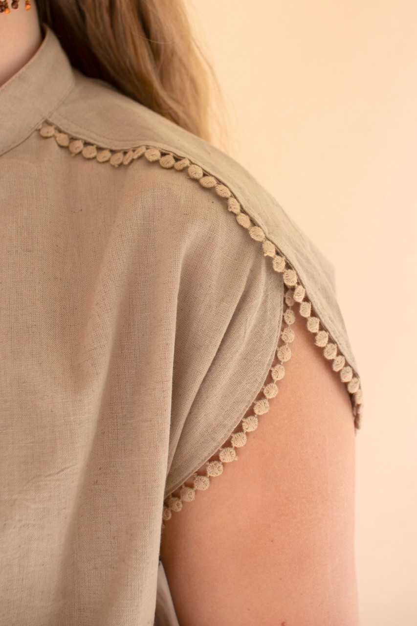 KALALOU NELL1036 HIGH-NECK SHORT-SLEEVE BLOUSE W FLAT POM-POM LACE - OATMEAL