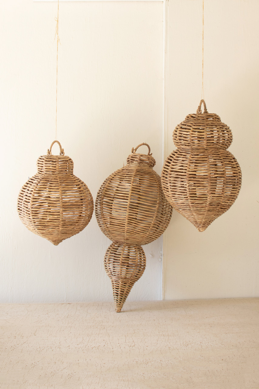 KALALOU A6636 SET OF THREE LARGE WOVEN SEAGRASS AND IRON ORNAMENTS
