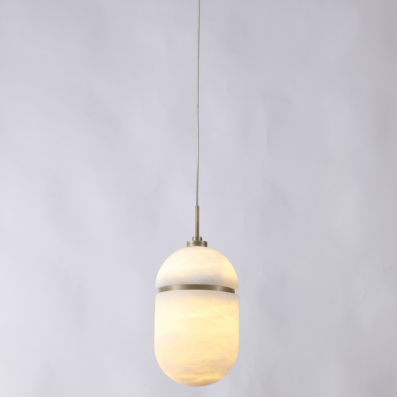 AVENUE LIGHTING HF2901-AB Sedona 1-Light 5"W Oval Alabaster Pendant in Aged Brass