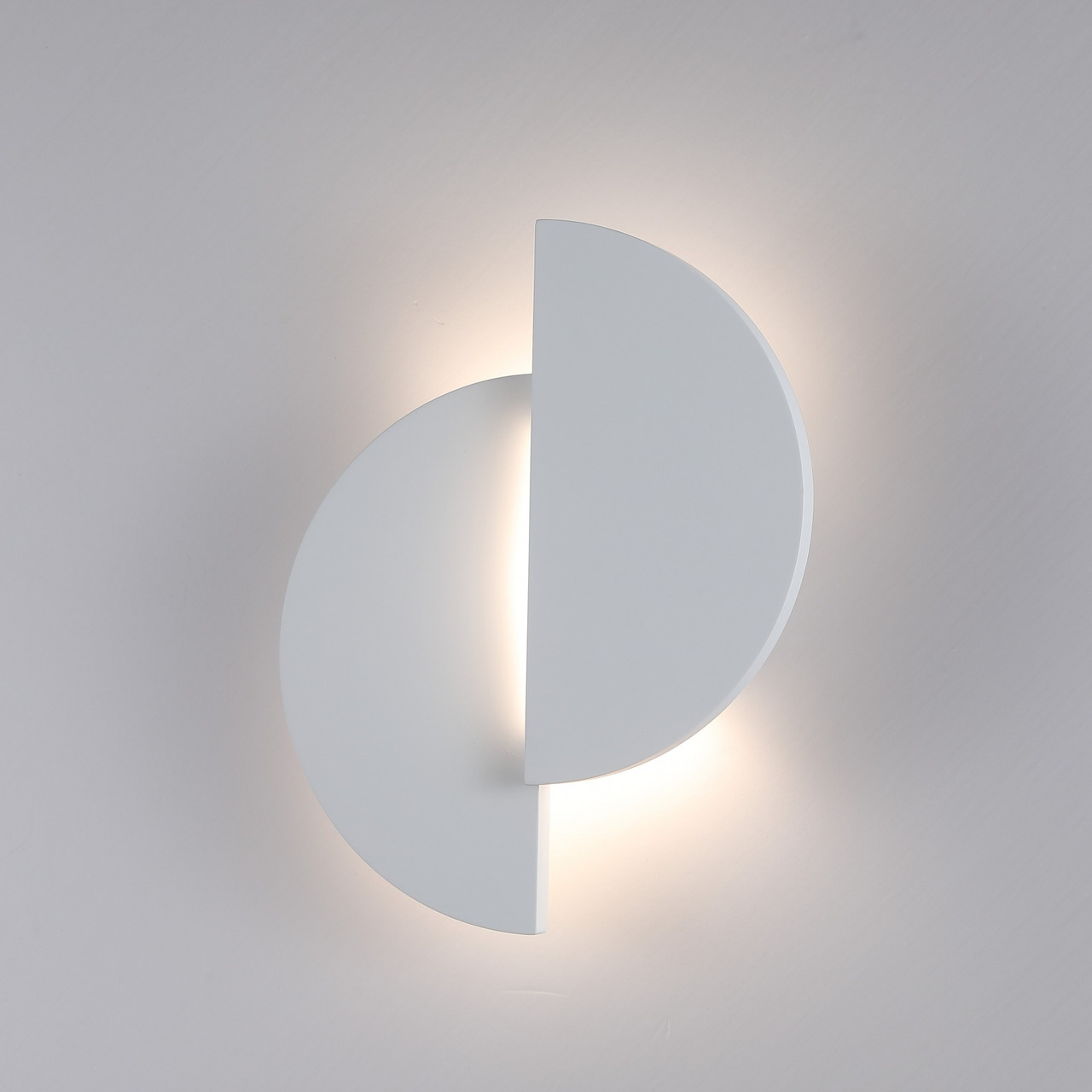 AVENUE LIGHTING HF1370-WHT Parker 15"H LED Wall Sconce in Paintable White Plaster