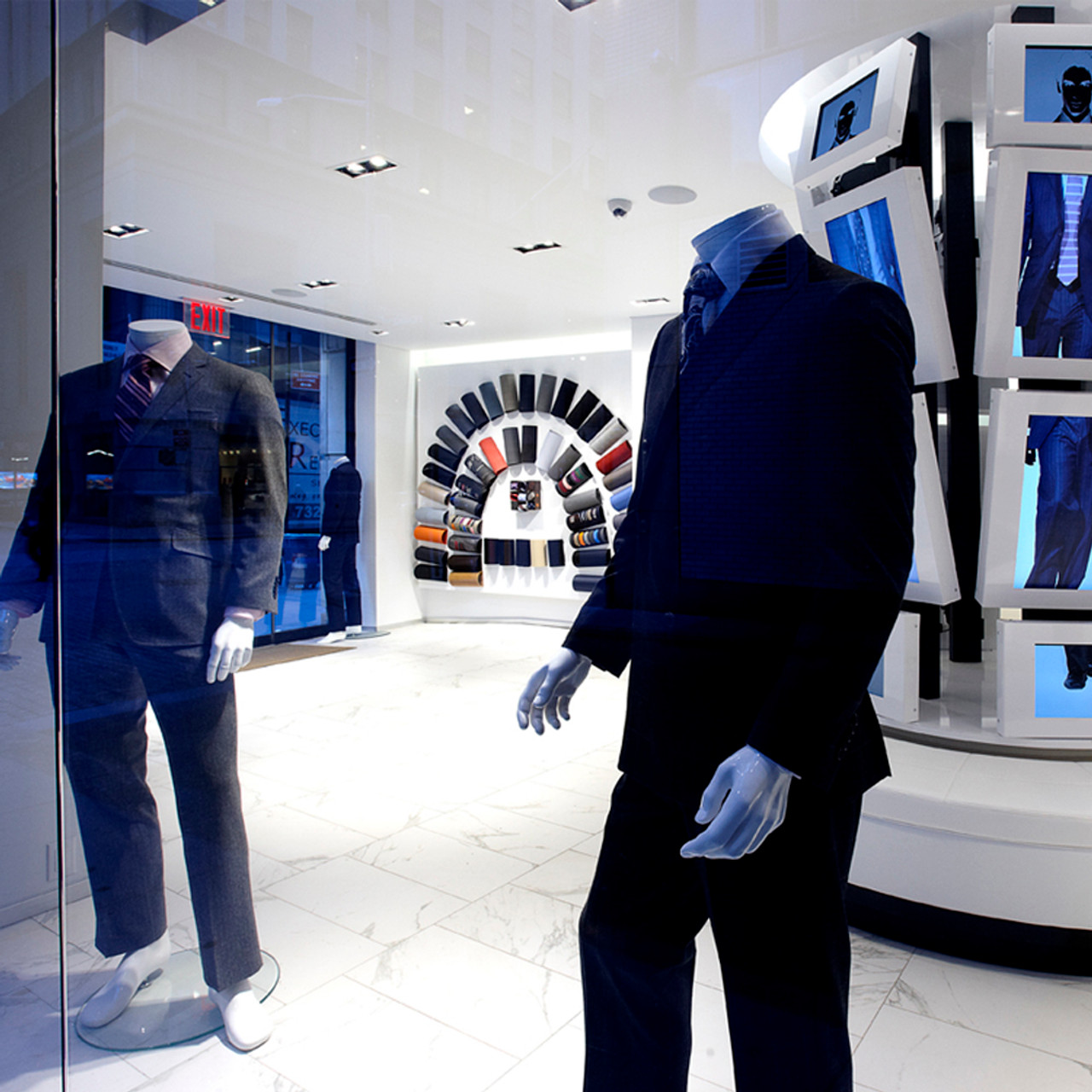 JESCO Lighting MGMH2020-2EWB Two-Light Double Gimbal Linear Recessed Metal Halide Fixture, White Trim/Black Gimbal/Black Interior JESCO Lighting MGMH2020-2EWB Two-Light Double Gimbal Linear Recessed Metal Halide Fixture, White Trim/Black Gimbal/Black Interior