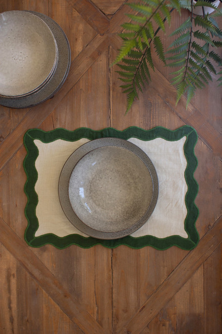KALALOU NBC1023 RUFFLE EDGE PLACE MAT - GRASS