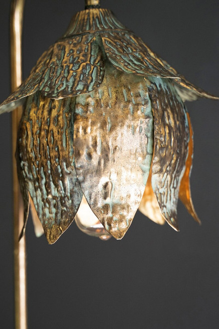 KALALOU CMNQ1292 ANTIQUE BRASS TULIP TABLE LAMP