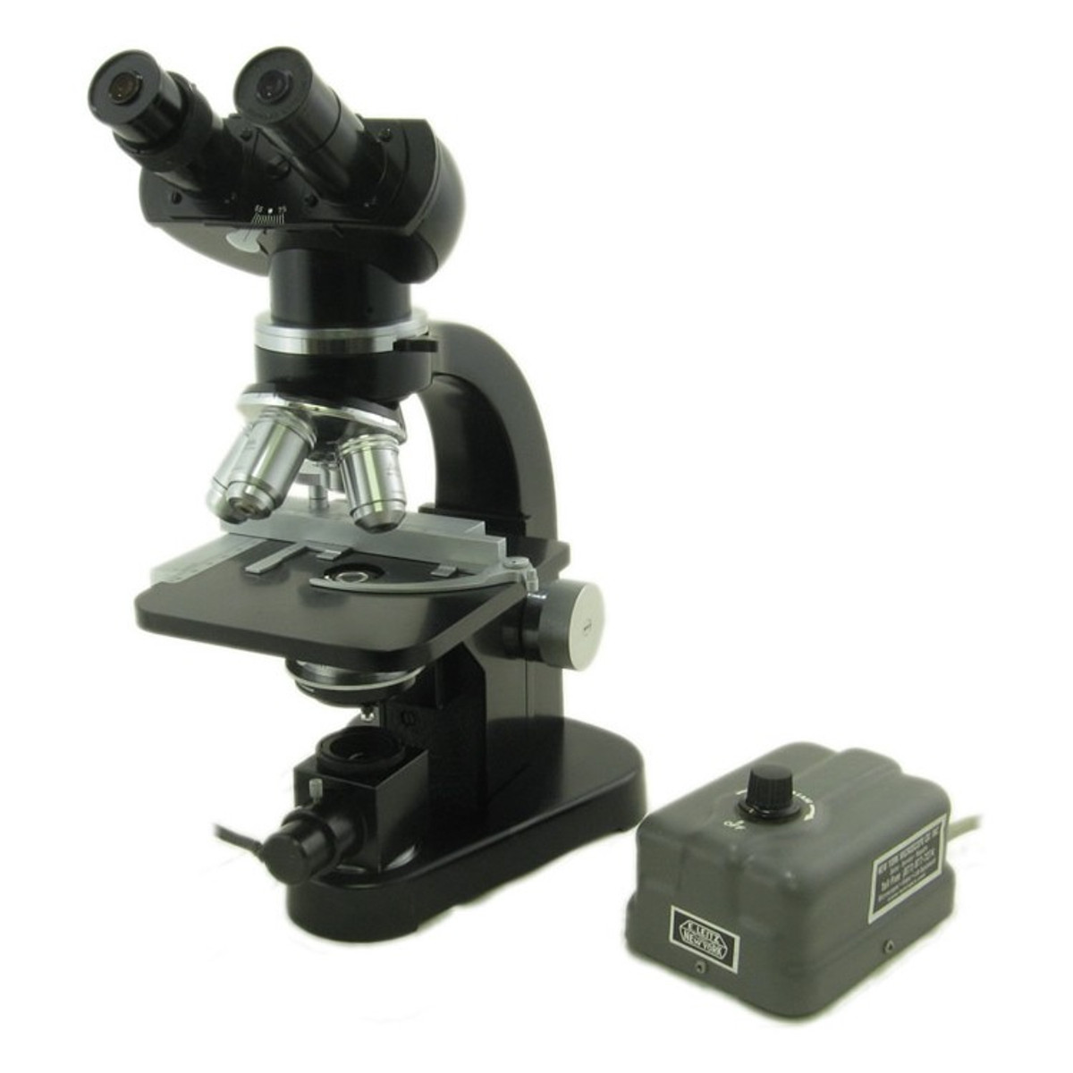 Ernst Leitz Wetzlar Binocular Microscope, Four Objectives, Illumination,  Carry Case - Vintage