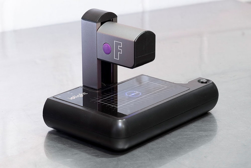 Compact, Portable Fluorescence Microscope