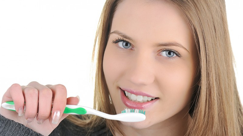 8 Remedies to Help Banish Your Bad Breath