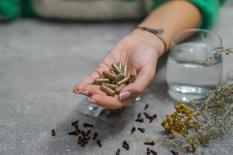 6 Savory Natural Antiparasitic Remedies to Consider