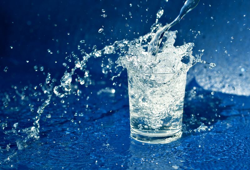 What Water Does For Your Body (Micrographic)