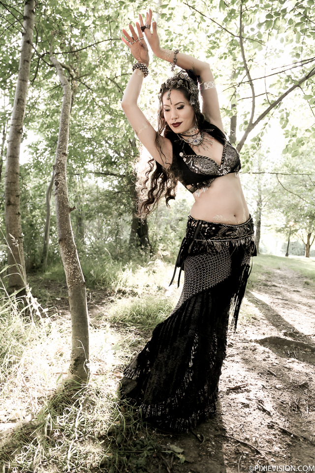 lorraine-hanson-belly-dance-1pix1009-edit-3.jpg