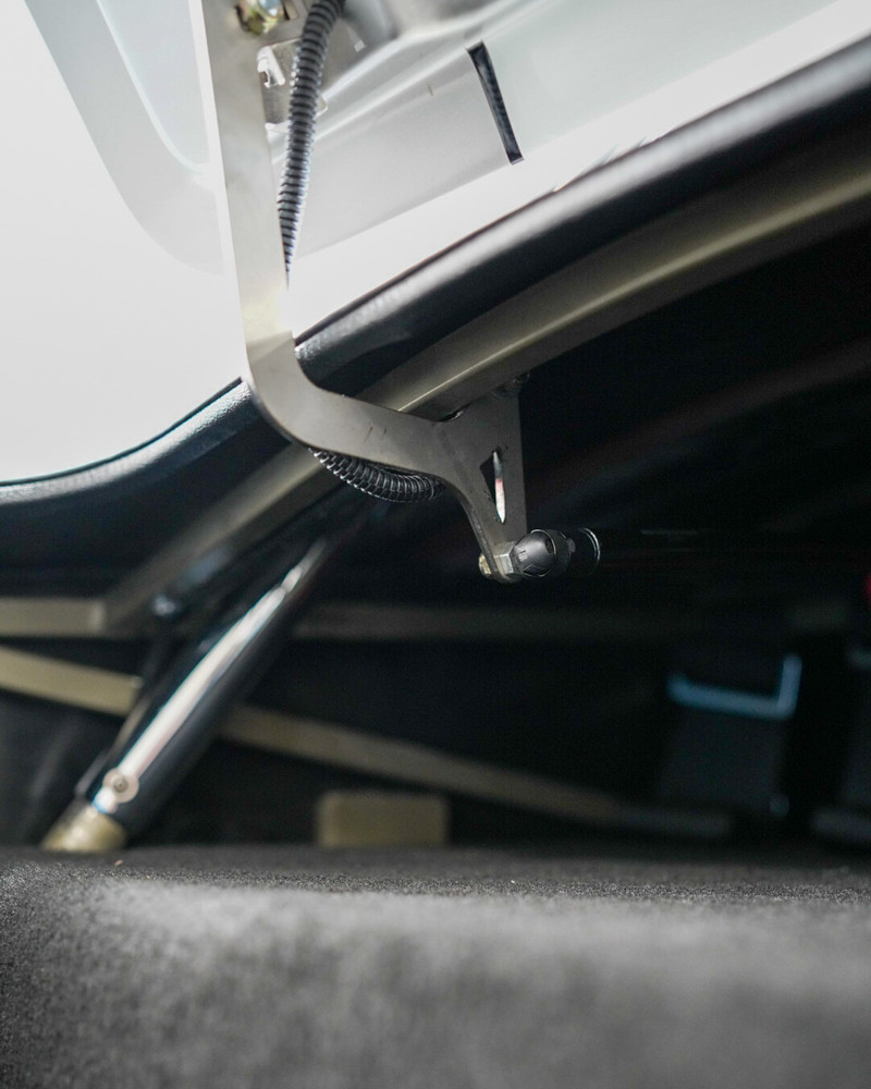 #16808 - Trunk Gas Strut Kit