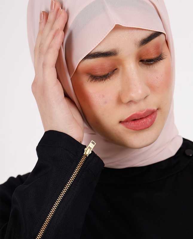 Touch Of Gold Deep Black Jilbab