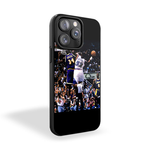 Malone Takes On Shaq Best Nba Players Basketball iPhone 15 Case Cover Malone Takes On Shaq Best Nba Players Basketball iPhone 15 Case Cover