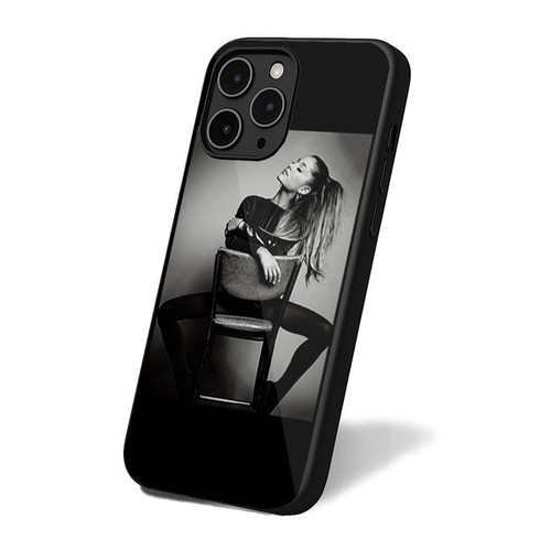Ariana Grande Art Simple Retro Vintage iPhone 16 Case Cover