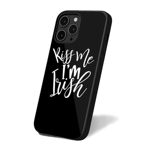 Kiss Me Im Irish St Patrick's Day Art Retro Simple Vintage iPhone 16 Case Cover