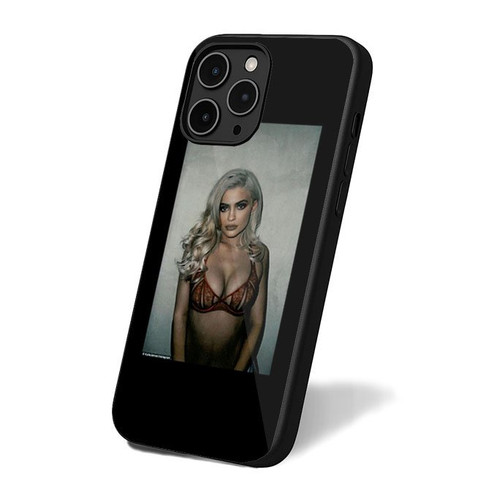 Kylie Jenner Photoshoot Trendy Instagram Retro Vintage Art Simple iPhone 16 Case Cover