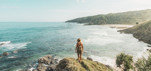 Escape to Paradise With Tropical Essential Oil Blends