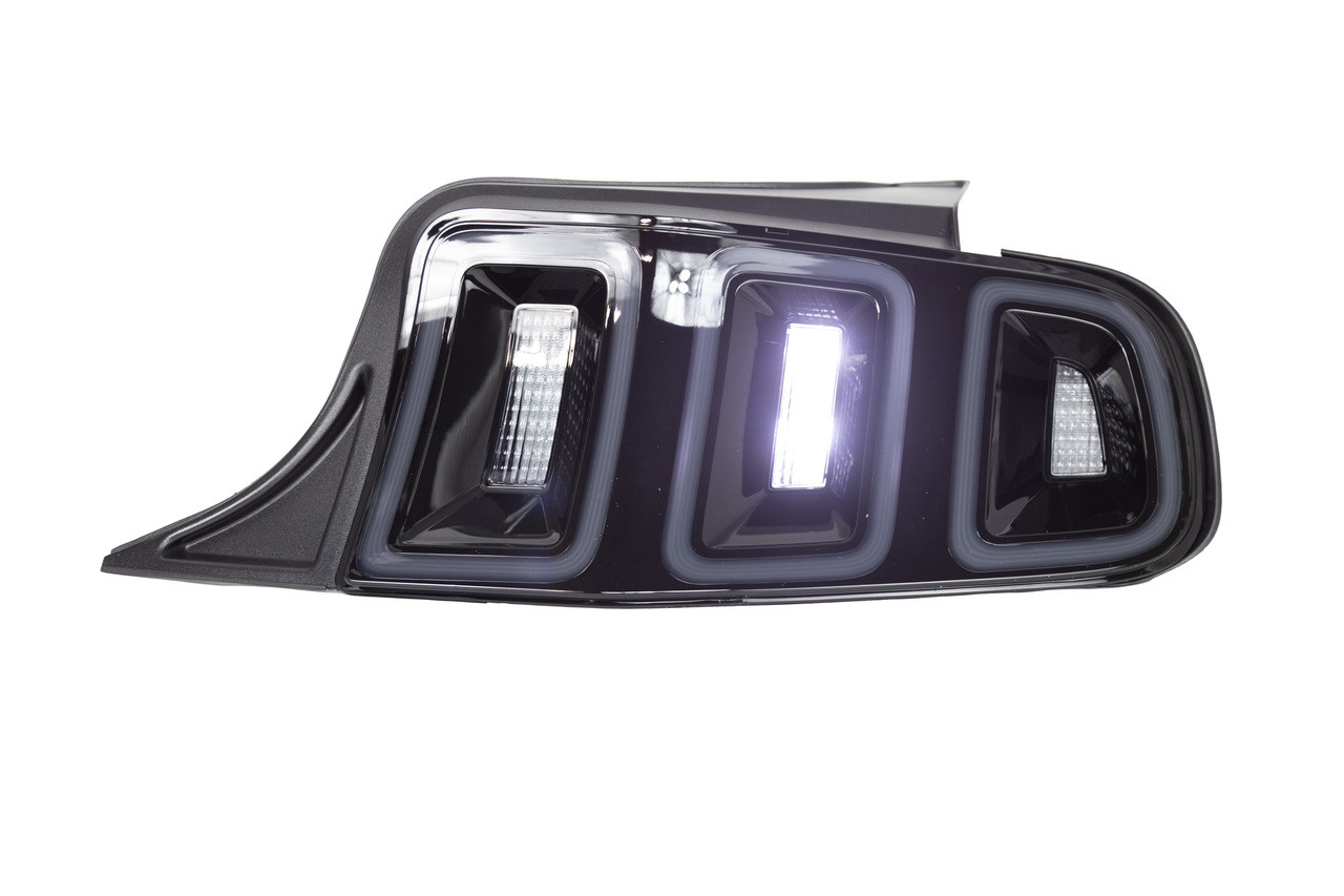 Winjet CTRNG0678-GBS Mustang Smoked Tail Lights (11-14)