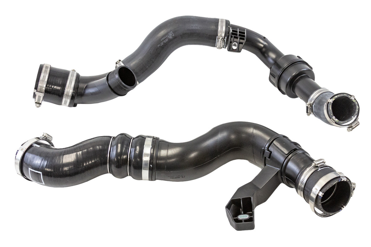 未使用インストローク　ISDR24-BK ラフ　2×4 Steeda 555-3724 Explorer ST Intercooler Pipe Kit (25+)