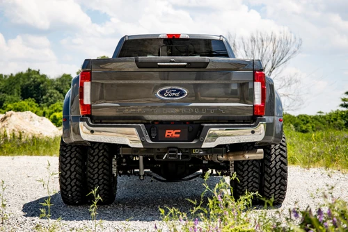 Rough Country F-350 Diesel Dually 4WD 4.5in Lift Kit (2017-2022)