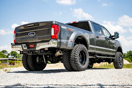 Rough Country F-350 Diesel Dually 4WD 4.5in Lift Kit (2017-2022)