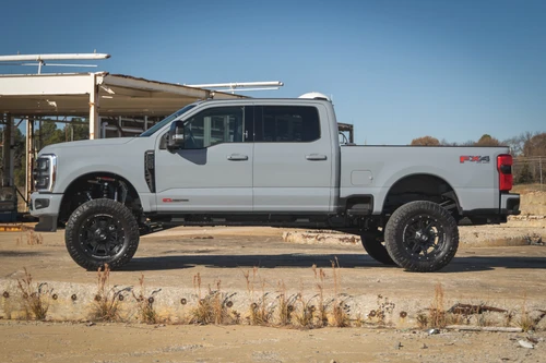 Rough Country Super Duty 4WD 6in Coilover Conversion Radius Arm Lift Kit (2023-2026)