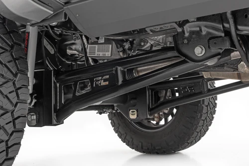 Rough Country Super Duty Gas 4WD 6in Radius Arm Lift Kit (2023-2026)